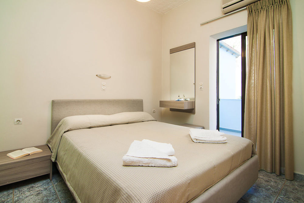 Skinos Apartments And Studios Плакиас Экстерьер фото